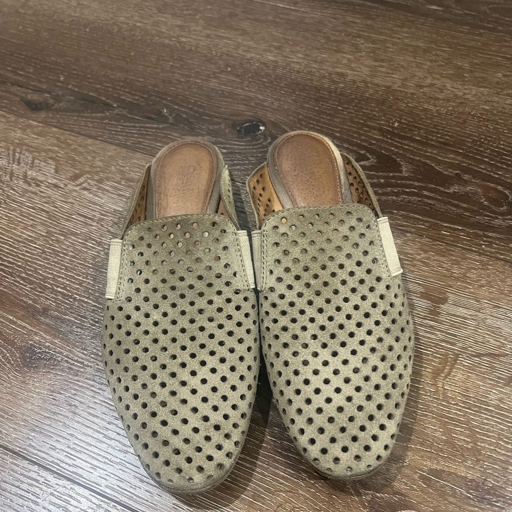Frye Terri perf gore mules size 6.5 brown and grey olive color